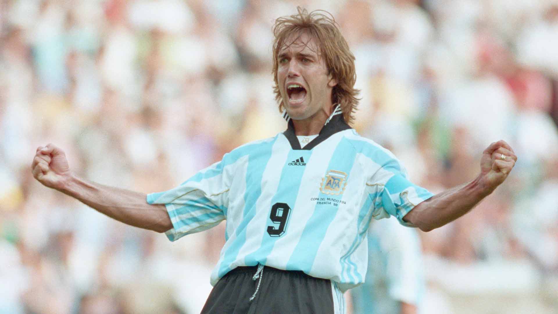 Batistuta se retiró en medio de un dolor inconmensurable
